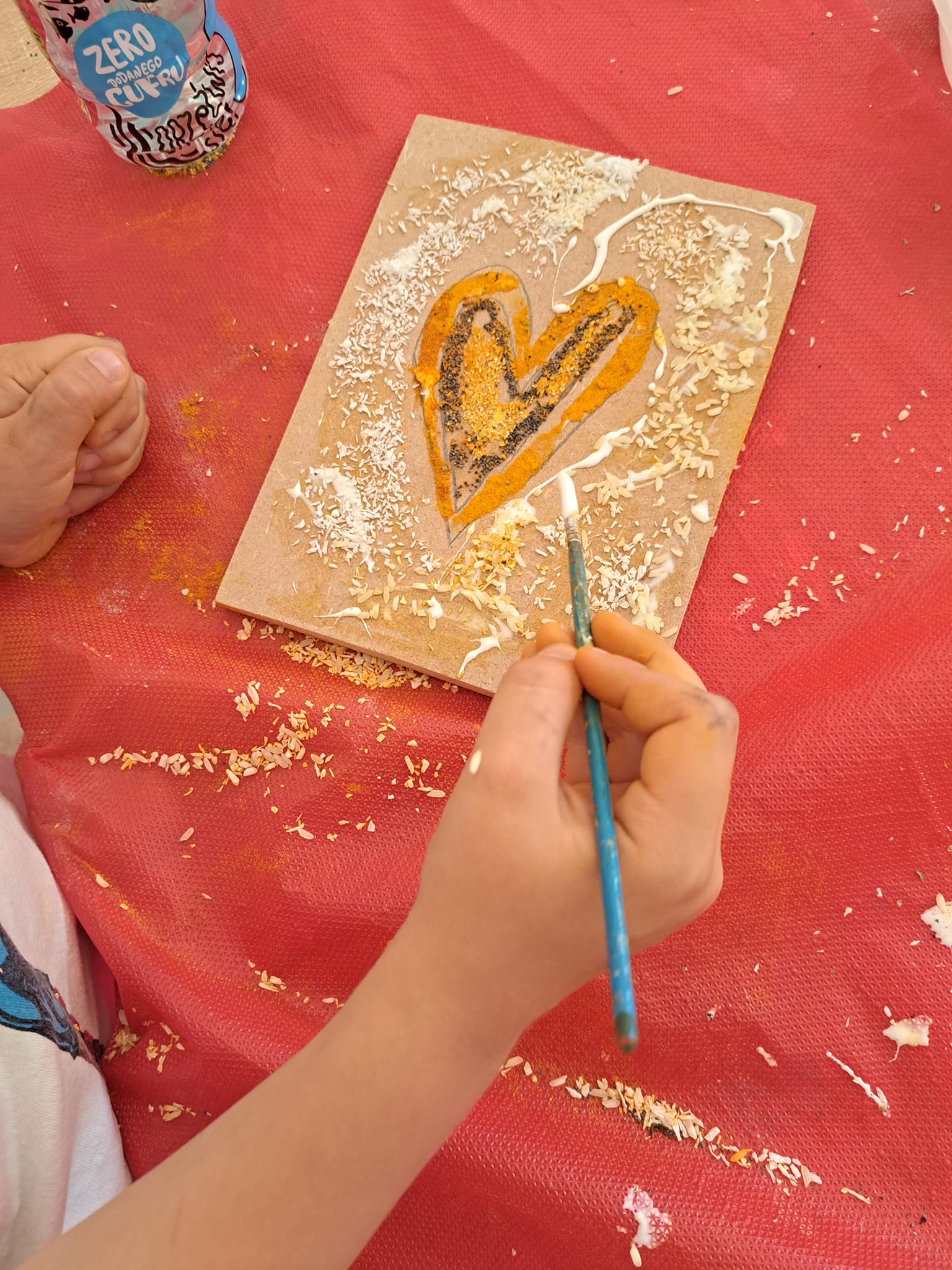 Zajęcia plastyczne - mozaiki z artykułów spożywczych